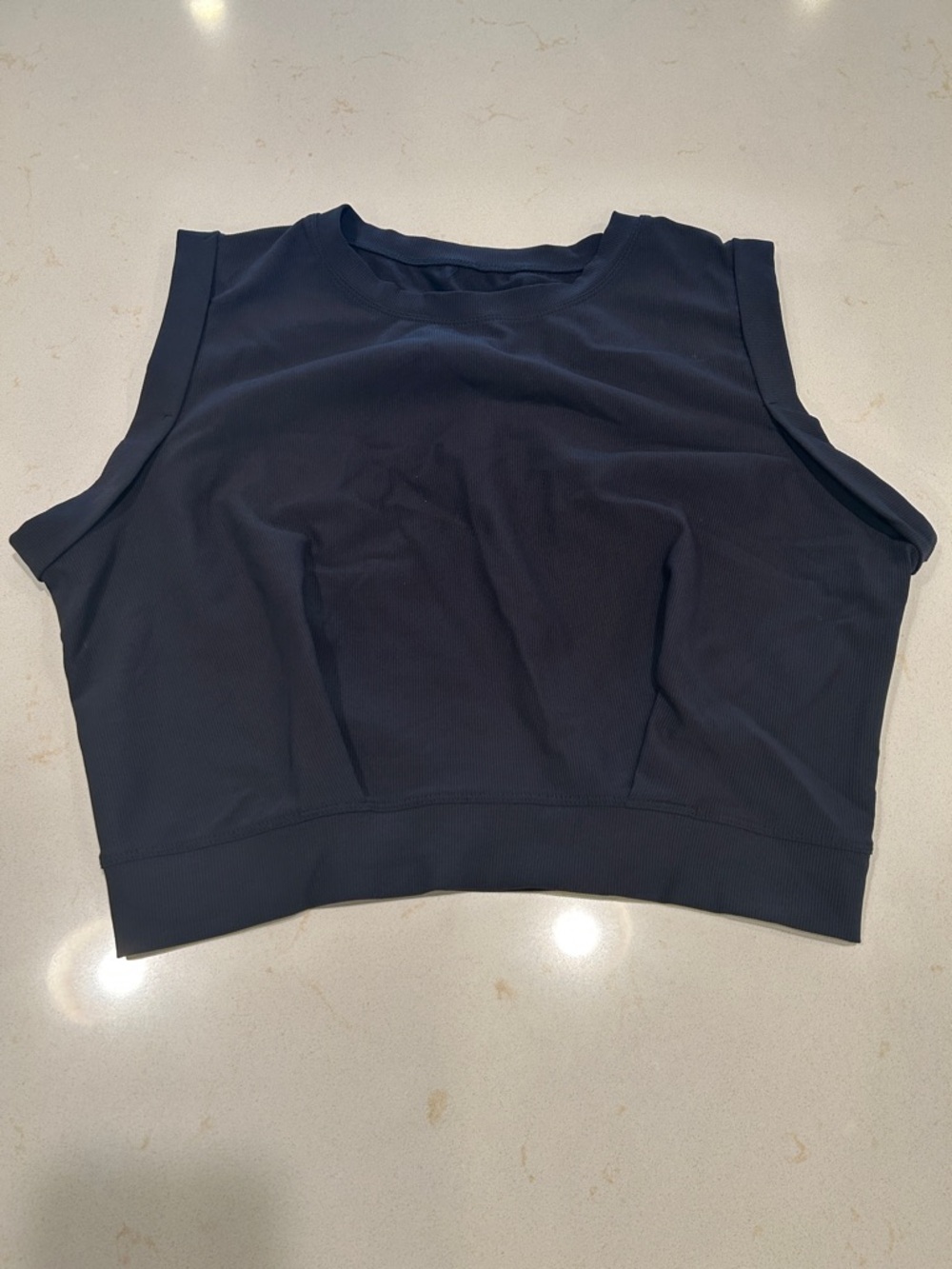 Sleeveless Ribbed Cropped Tank Top - Black - Picture 4 of 4